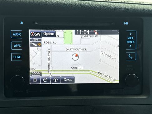 Used 2017 Toyota Sienna XLE image 24