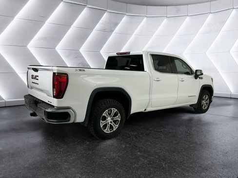 Used 2023 GMC Sierra 1500 SLE image 4