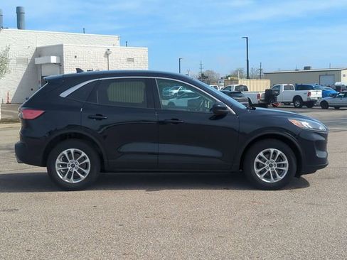 Used 2021 Ford Escape SE w/ Convenience Package AWD/4WD image 2