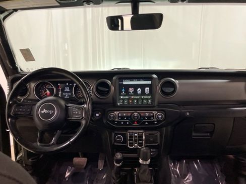Used 2022 Jeep Gladiator Willys image 28
