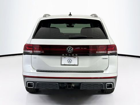 New 2026 Volkswagen Atlas Peak Edition AWD/4WD image 6
