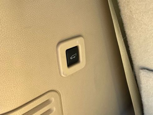 Used 2016 Ford Expedition Limited image 17