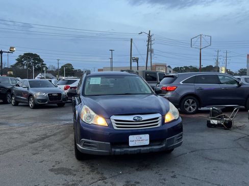Used 2010 Subaru Outback 2.5i image 1