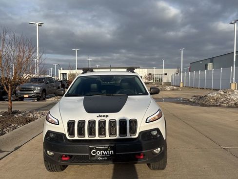 Used 2016 Jeep Cherokee Trailhawk w/ Comfort/Convenience Group image 2