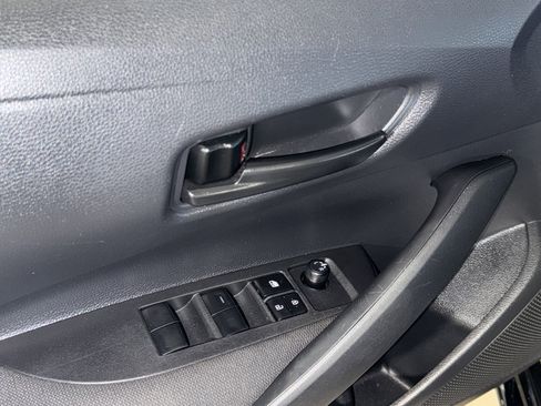 Used 2025 Toyota Corolla LE image 17