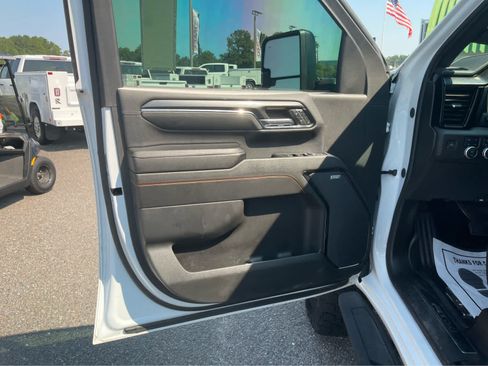 Used 2024 GMC Sierra 2500 AT4 w/ AT4 Premium Plus Package AWD/4WD image 10