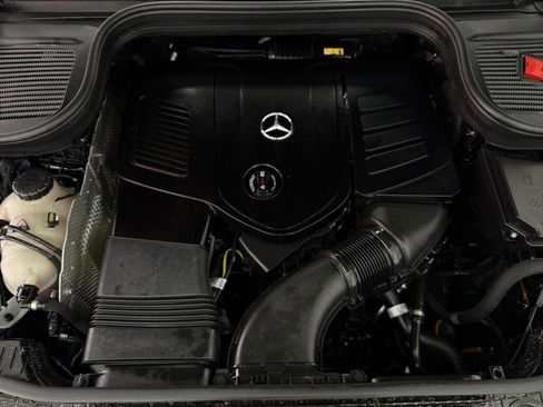 Used 2025 Mercedes-Benz GLE 350 4MATIC image 32