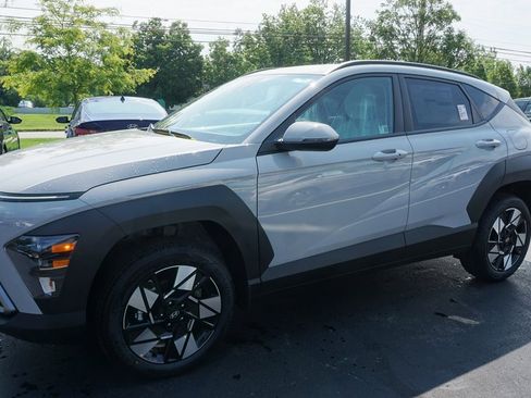 Used 2025 Hyundai Kona SEL image 2