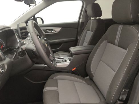 Used 2025 Chevrolet Blazer LT AWD/4WD image 17