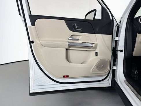 New 2026 Mercedes-Benz GLB 250 image 20