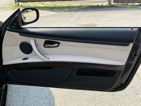 Used 2013 BMW 335i Convertible RWD image 23