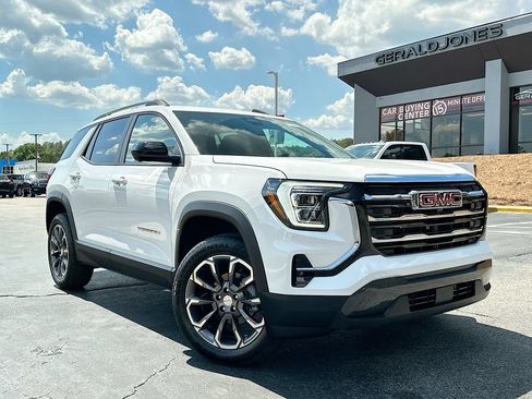 New 2026 GMC Terrain Elevation w/ Elevation Premium Package FWD image 2