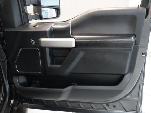 Used 2019 Ford F150 Lariat w/ Equipment Group 502A Luxury AWD/4WD image 33