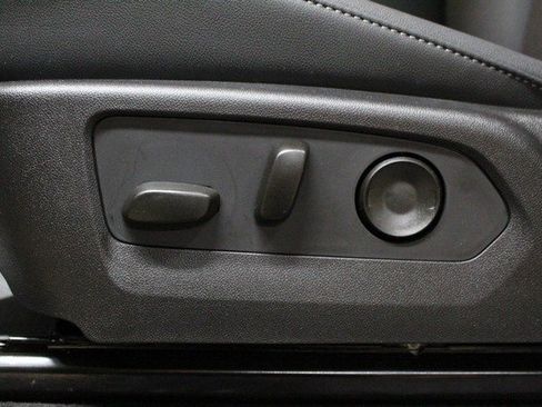 New 2026 GMC Canyon Elevation w/ Convenience Package image 17