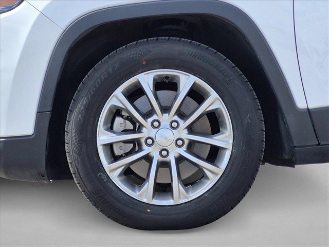 Used 2021 Jeep Cherokee Latitude Plus FWD image 22