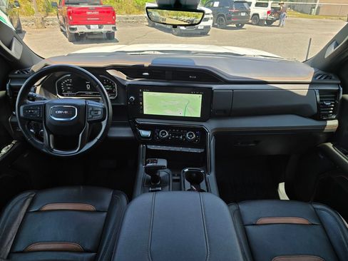 Certified 2023 GMC Sierra 1500 AT4 w/ Technology Package AWD/4WD image 5