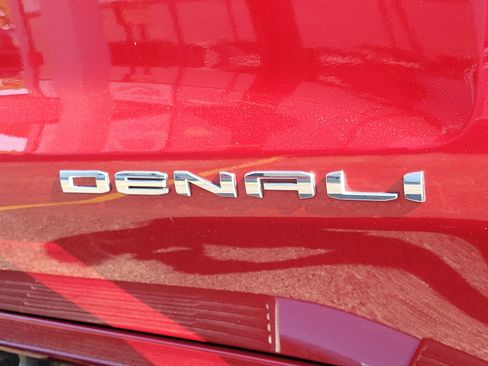 Used 2020 GMC Sierra 1500 Denali w/ Technology Package AWD/4WD image 7