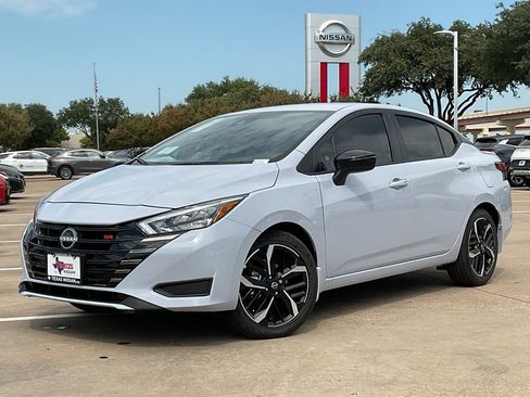 New 2025 Nissan Versa SR w/ Trunk Package image 2