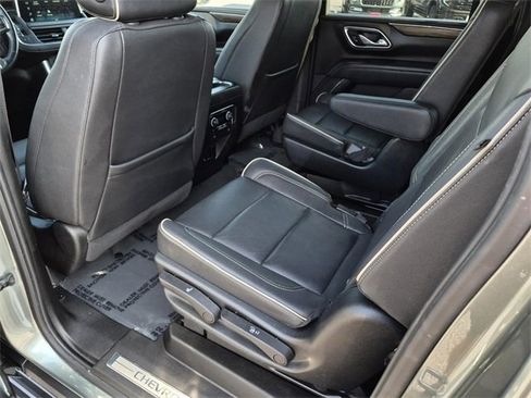 Used 2023 Chevrolet Suburban Premier image 27
