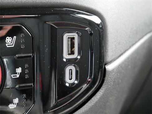 New 2025 GMC Sierra 2500 SLT w/ SLT Premium Package image 13