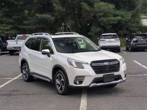 Used 2023 Subaru Forester Touring AWD/4WD image 3