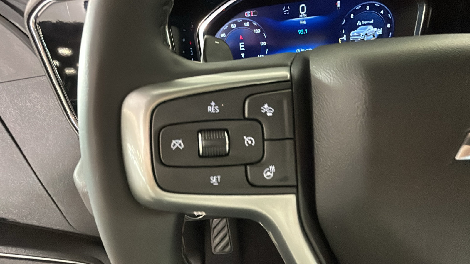 Used 2025 Chevrolet Silverado 1500 LTZ w/ LTZ Premium Package AWD/4WD image 19