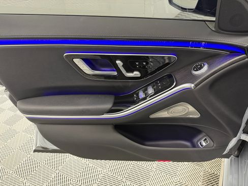 Used 2023 Mercedes-Benz S 580 4MATIC Sedan w/ AMG Line image 11