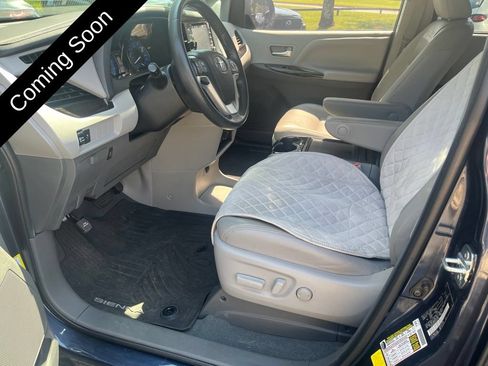Used 2020 Toyota Sienna XLE FWD image 9