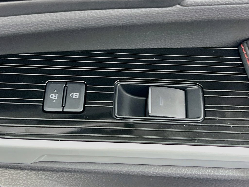 New 2026 Toyota Sienna XSE FWD image 30