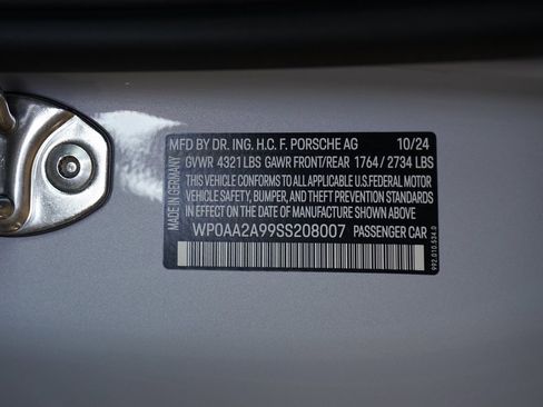 Used 2025 Porsche 911 Carrera image 38