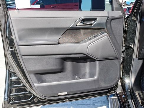 Used 2025 Lexus GX 550 w/ Cold Area Package AWD/4WD image 25