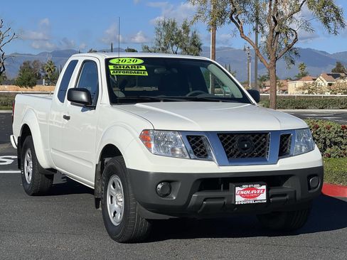 Used 2020 Nissan Frontier S image 2