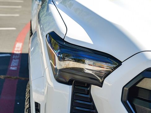 Used 2024 Toyota Tacoma SR5 image 9