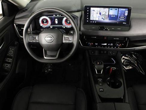 Certified 2026 Nissan Rogue SL FWD image 7