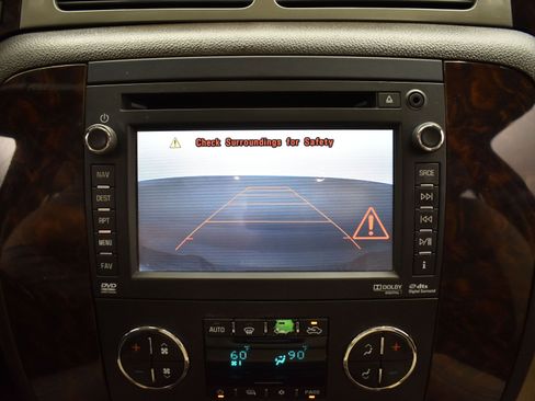 Used 2014 GMC Sierra 2500 Denali w/ Suspension Package, Off-Road image 30