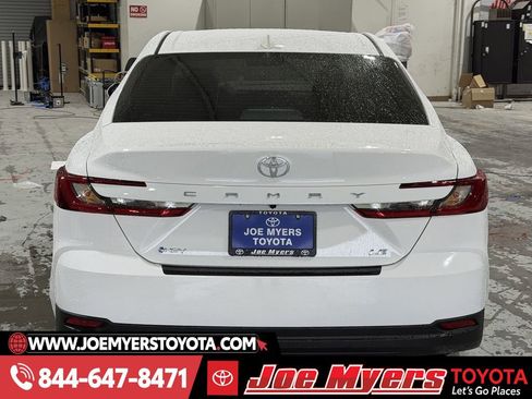 Used 2026 Toyota Camry LE w/ Convenience Package image 8