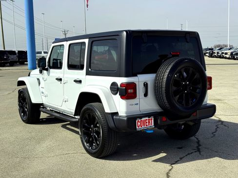 Used 2023 Jeep Wrangler Unlimited Sahara image 11