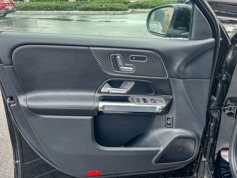 Used 2025 Mercedes-Benz GLB 250 GLB 250 image 22