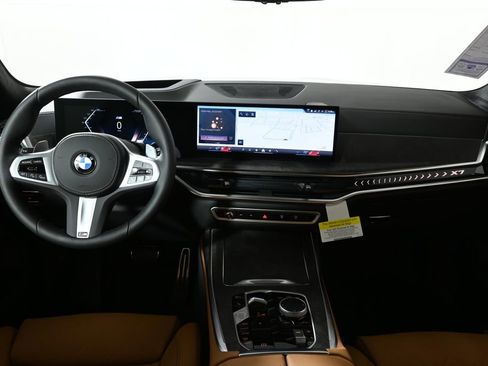 New 2026 BMW X7 xDrive40i AWD/4WD image 17