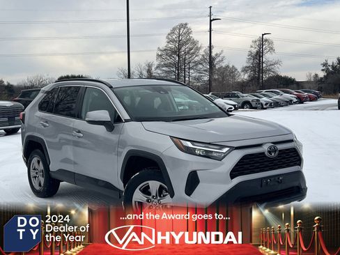 Used 2024 Toyota RAV4 XLE image 1