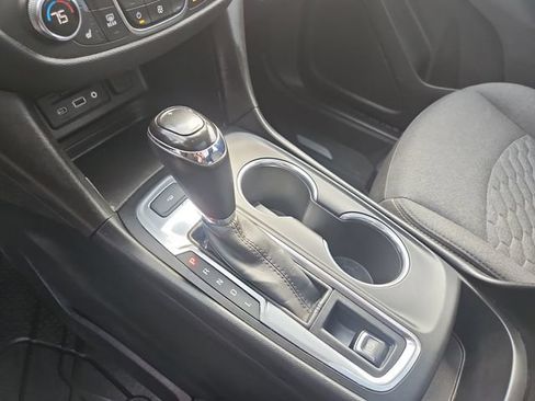 Used 2019 Chevrolet Equinox LT w/ Sun & Navigation Package FWD image 25