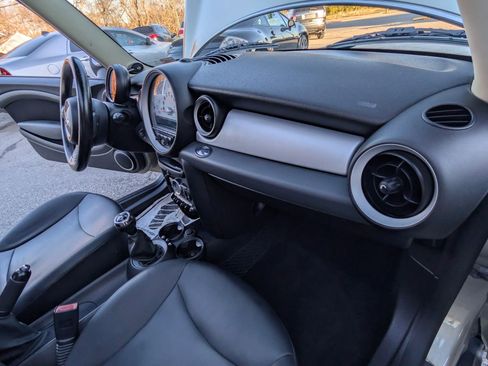Used 2011 MINI Cooper Hardtop image 17
