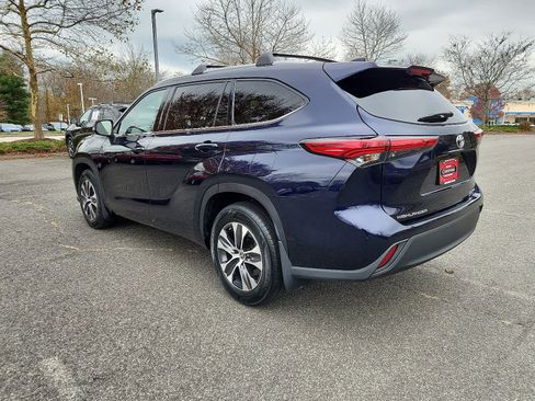 Certified 2022 Toyota Highlander XLE image 7