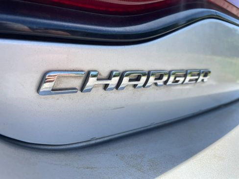 Used 2012 Dodge Charger SE RWD image 12