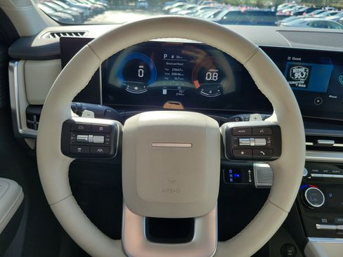Used 2025 Hyundai Santa Fe SEL FWD image 21