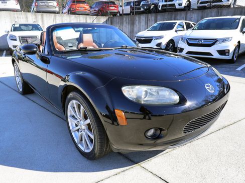 Used 2006 MAZDA MX-5 Miata Grand Touring w/ Suspension Pkg image 10