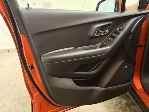 Used 2016 Chevrolet Trax LT w/ LT Sun and Sound Package AWD/4WD image 20
