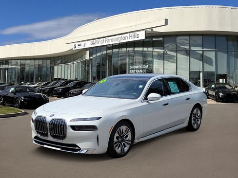 Certified 2024 BMW i7 xDrive60 w/ Executive Package AWD/4WD image 1