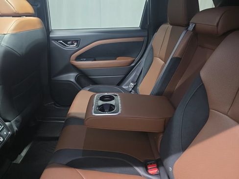 Certified 2025 Subaru Forester Touring w/ Popular Package - Touring AWD/4WD image 10