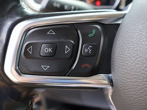Used 2019 Jeep Wrangler Unlimited Sahara w/ Dual Top Group AWD/4WD image 31